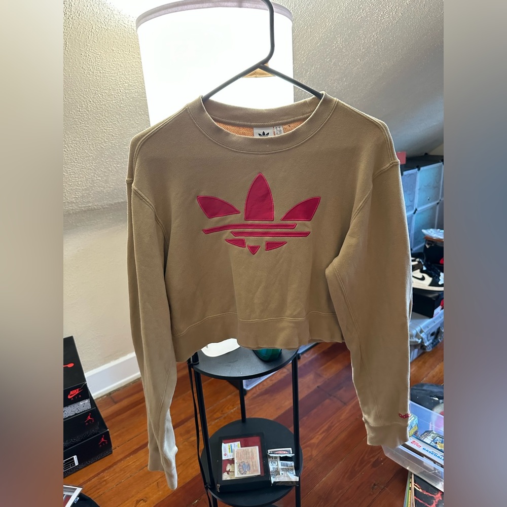 Women’s cropped Adidas crew neck, size small.